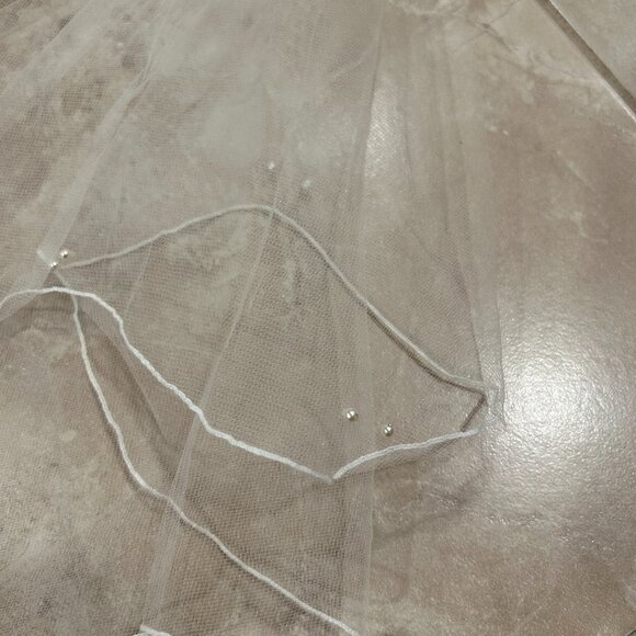 David's Bridal Wedding Bridal White Beaded Veil - Picture 14 of 15